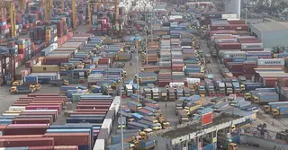 অচল হয়ে পড়েছে চট্টগ্রাম বন্দর; কার্যক্রম বন্ধের হুমকি ইউজার্স ফোরামের